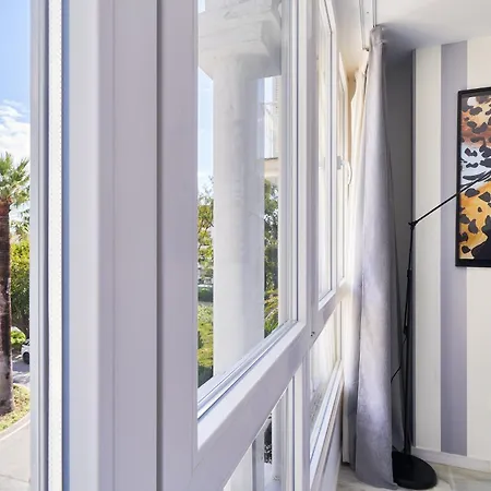 Marbella Banus Suites - Banus - Premium 1Br - 1Ba - Bright & Modern - Outdoor Balcony - Pool - Opposite The Hard Rock Hotel - Walk To Puerto Banus, Beach & El Corte Ing Luxury Shopping Apartmán Marbella