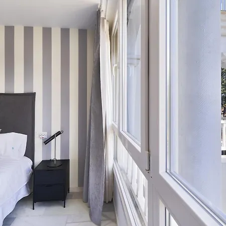 Banus - Banus, Modern, Bright And Balcony Apartment *