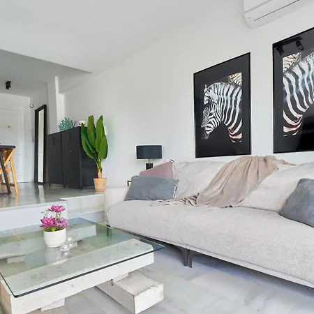 Marbella Banus Suites - Banus - Premium 1Br - 1Ba - Bright & Modern - Outdoor Balcony - Pool - Opposite The Hard Rock Hotel - Walk To Puerto Banus, Beach & El Corte Ing Luxury Shopping Apartmán
