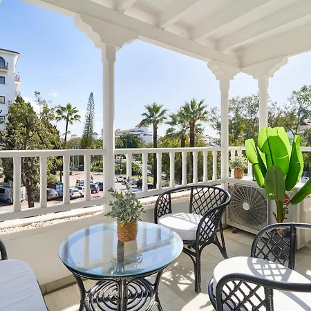 Apartmán Marbella Banus Suites - Banus - Premium 1Br - 1Ba - Bright & Modern - Outdoor Balcony - Pool - Opposite The Hard Rock Hotel - Walk To Puerto Banus, Beach & El Corte Ing Luxury Shopping