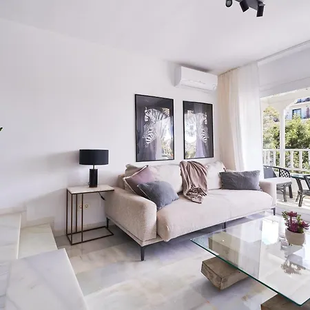 Marbella Banus Suites - Banus - Premium 1Br - 1Ba - Bright & Modern - Outdoor Balcony - Pool - Opposite The Hard Rock Hotel - Walk To Puerto Banus, Beach & El Corte Ing Luxury Shopping * Marbella