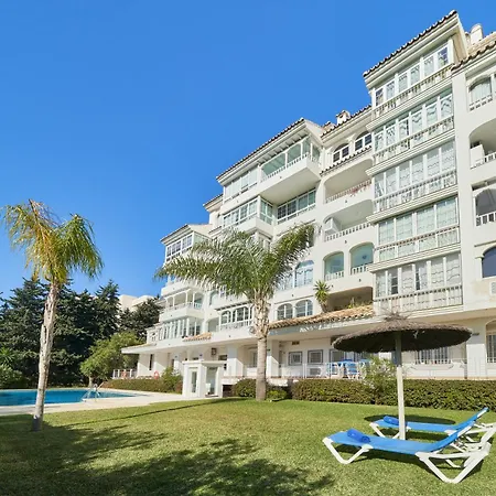 Banus - Banus, Modern, Bright And Balcony Apartment