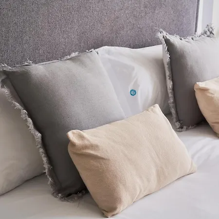 Banus - Banus, Modern, Bright And Balcony Apartment *