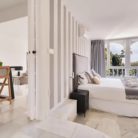 Marbella Banus Suites - Banus - Premium 1Br - 1Ba - Bright & Modern - Outdoor Balcony - Pool - Opposite The Hard Rock Hotel - Walk To Puerto Banus, Beach & El Corte Ing Luxury Shopping * Marbella