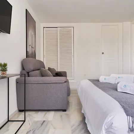 Apartmán Marbella Banus Suites - Banus - Premium 1Br - 1Ba - Bright & Modern - Outdoor Balcony - Pool - Opposite The Hard Rock Hotel - Walk To Puerto Banus, Beach & El Corte Ing Luxury Shopping