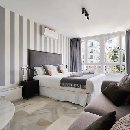 Banus - Banus - Premium 1br - 1ba - Bright & Modern - Outdoor Balcony - Pool - Opposite The Hard Rock - Walk To Puerto Banus, & El Corte Ing Luxury Shopping *