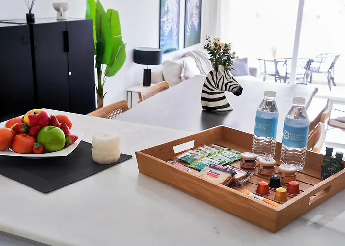 Banus - Banus, Modern, Bright And Balcony