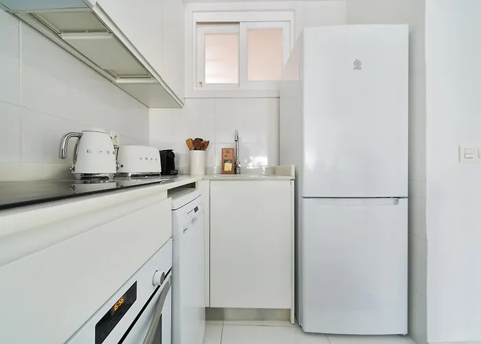 Banus - Banus, Modern, Bright And Balcony *