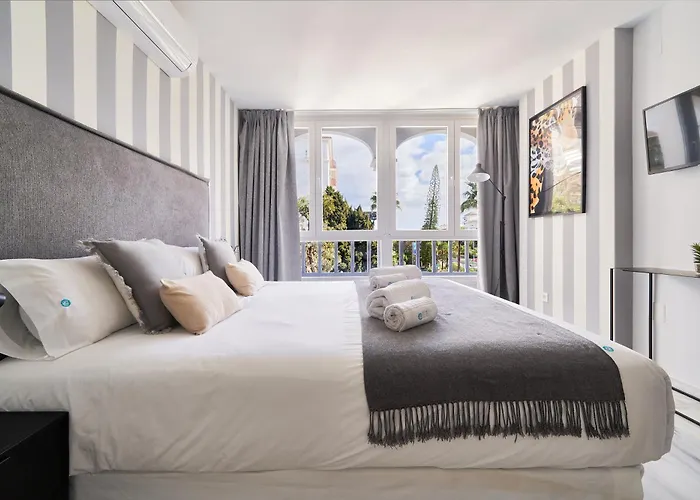 Banus - Banus, Modern, Bright And Balcony Apartament