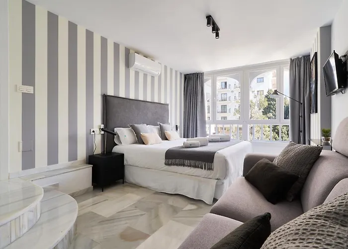 Banus - Banus, Modern, Bright And Balcony *