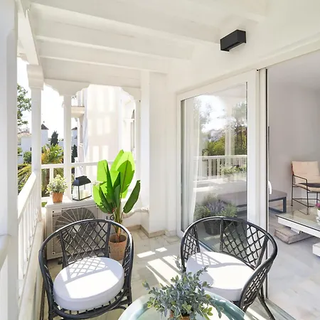 Banus - Banus, Modern, Bright And Balcony *