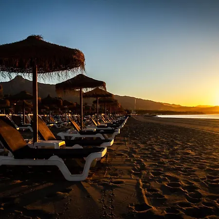 Banus - Banus, Modern, Bright And Balcony