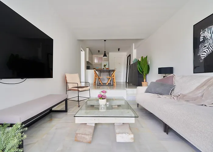 Banus - Banus, Modern, Bright And Balcony *