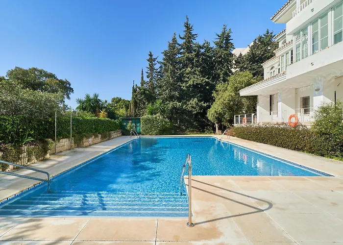 Banus - Banus, Modern, Bright And Balcony Appartement